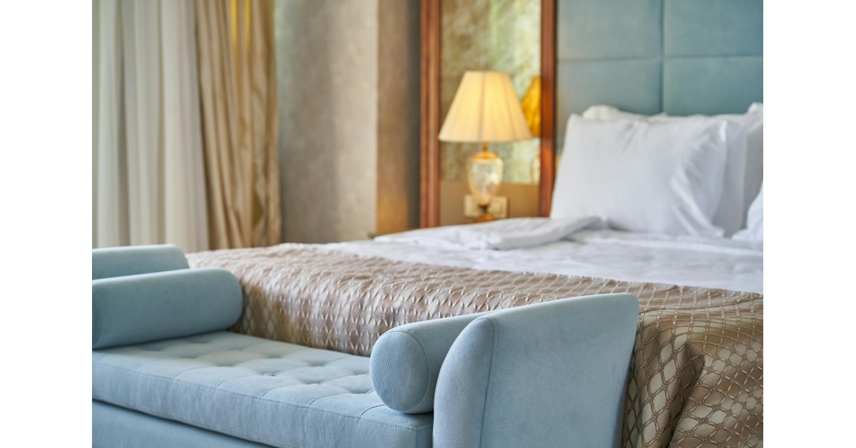 A Complete Guide to Choosing Fire Retardant Curtains for Hotel Bedrooms